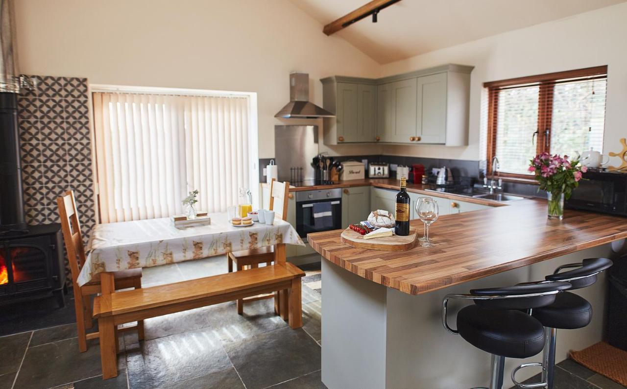 The Old Dairy - Boutique Countryside Cottage At Harrys Cottages Pen-y-Clawdd Exterior foto